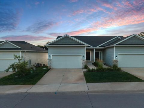 Condo For Sale - 90 Keeneland Court<br/> Pleasant Hill, IA 50327