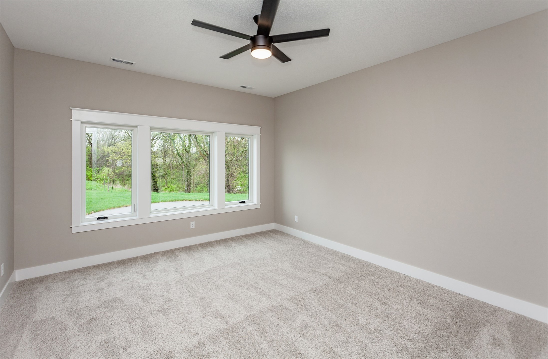 770 Canterbury Circle, Waukee, Iowa image 30