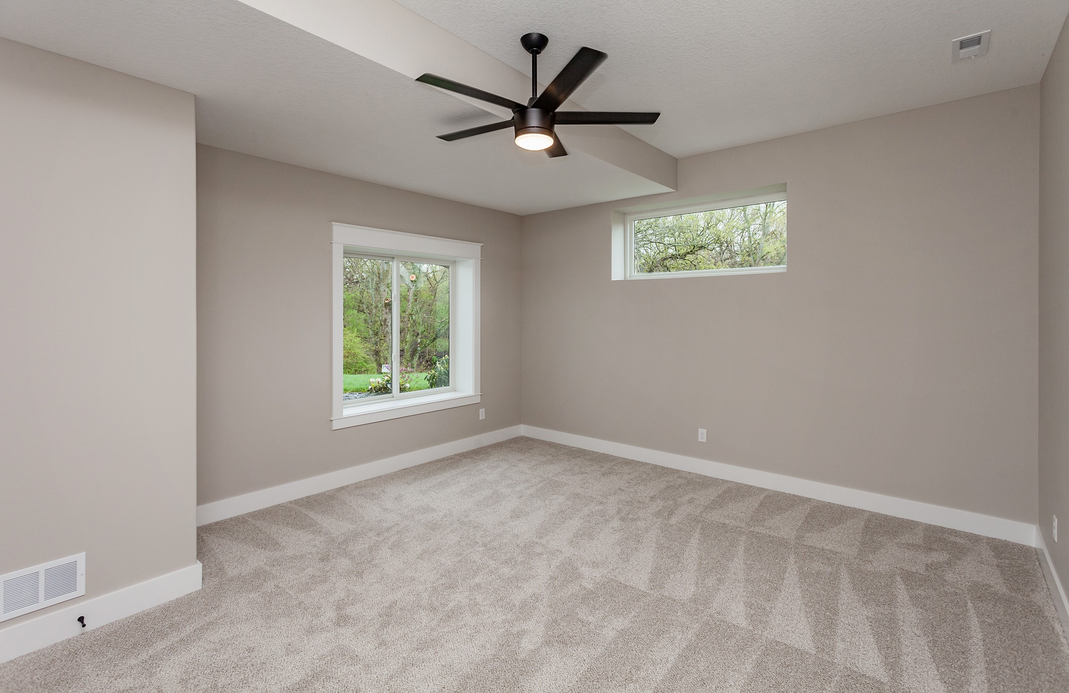 770 Canterbury Circle, Waukee, Iowa image 29