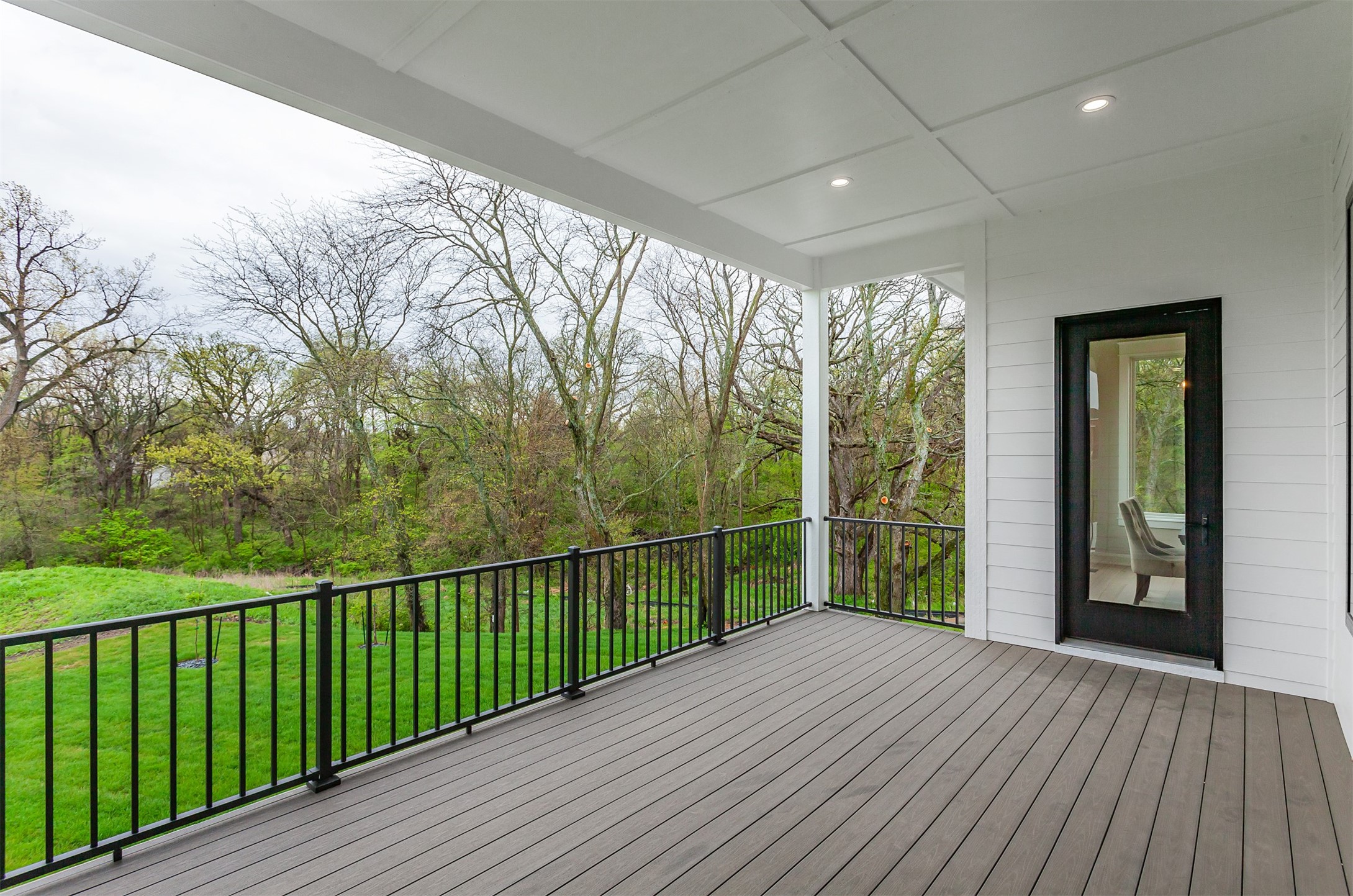 770 Canterbury Circle, Waukee, Iowa image 9