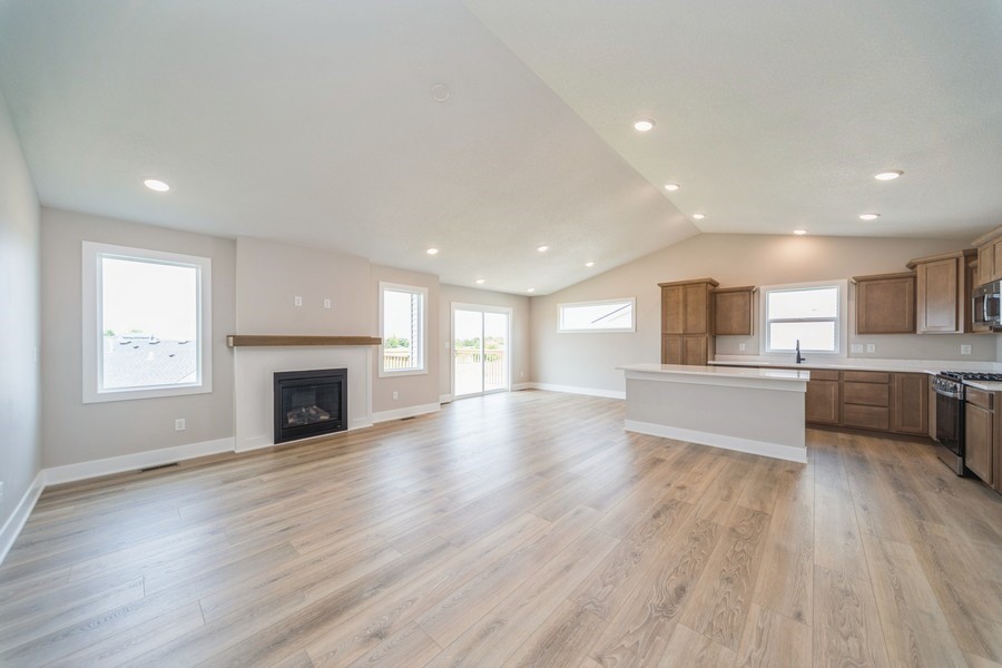 5618 NE Briarwood Drive, Ankeny, Iowa image 4