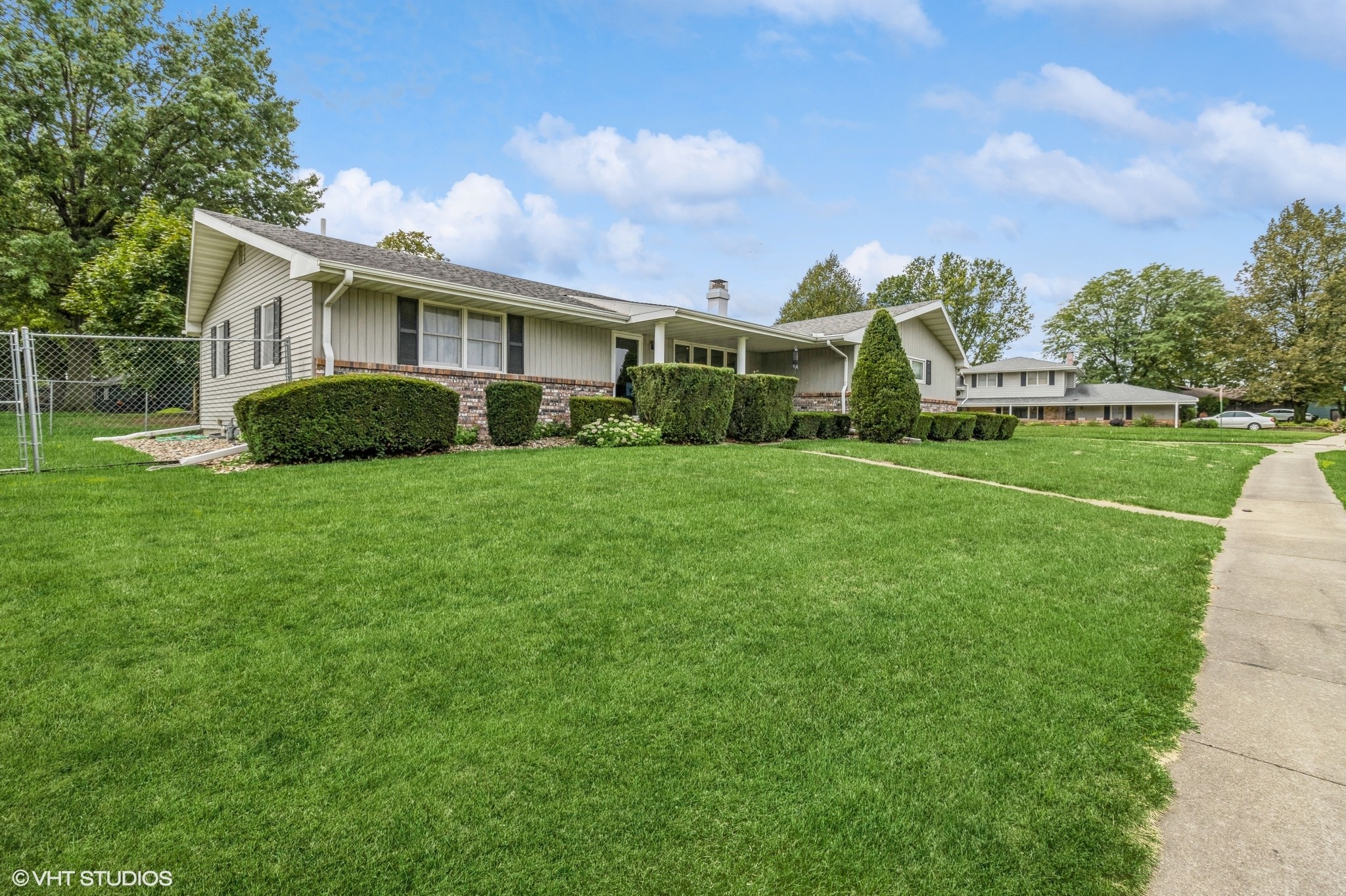 1406 W Grandview Drive, Knoxville, Iowa image 4