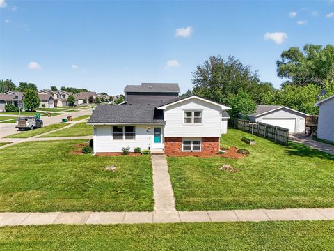 Homes For Sale - 201 22nd Avenue<br/> Altoona, IA 50009