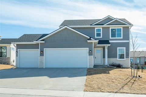 62 NW Pike Circle Waukee IA 50263