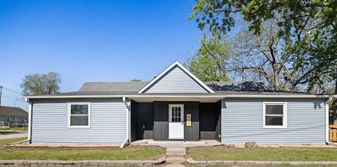 Homes For Sale - 412 SE Ewing Street<br/> Grimes, IA 50111