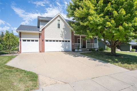 Homes For Sale - 3906 NW Seasons Court<br/> Ankeny, IA 50023