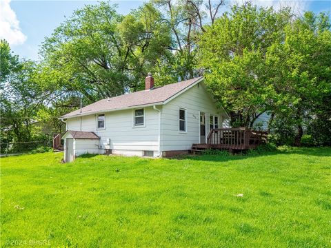 Single Family Residence in Des Moines IA 5032 Union Street.jpg