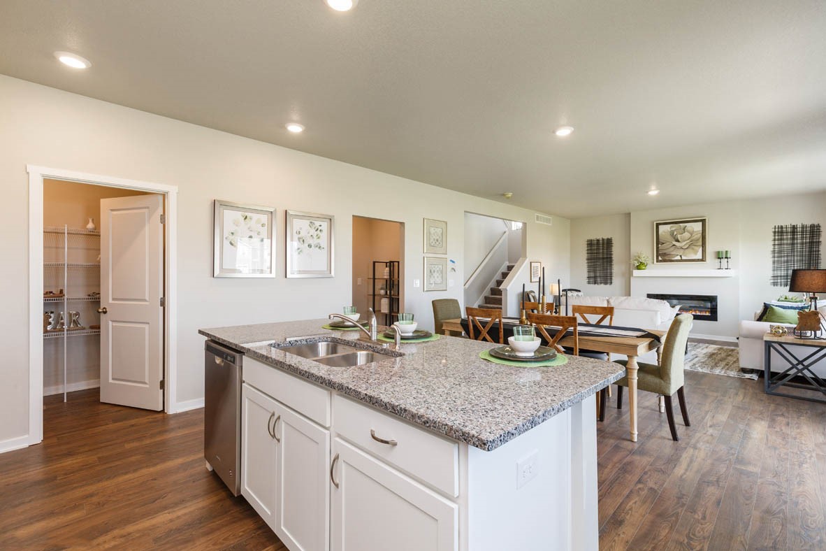 14521 Ironwood Court, Urbandale, Iowa image 4