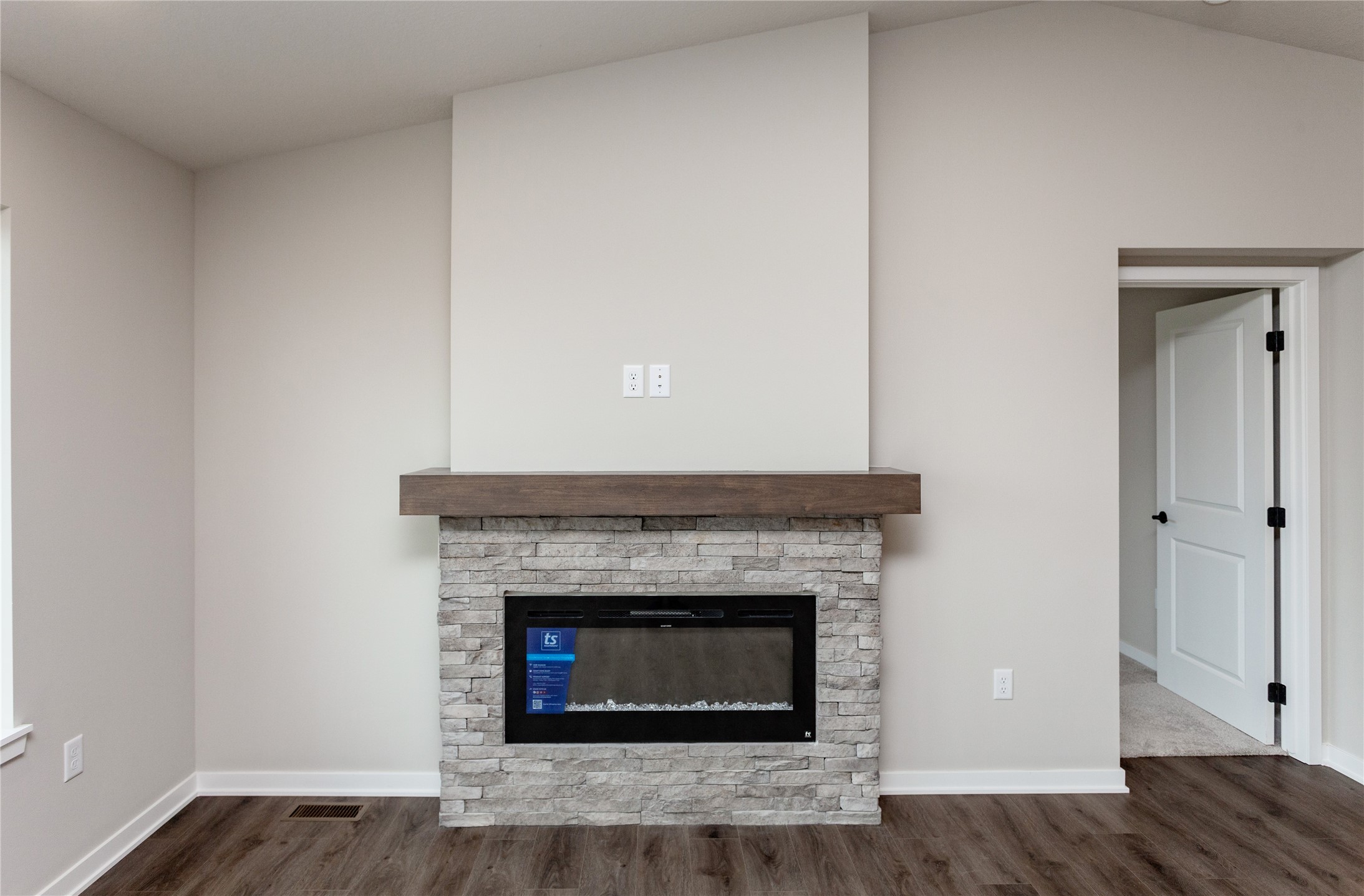 9724 Thorton Drive, Johnston, Iowa image 9