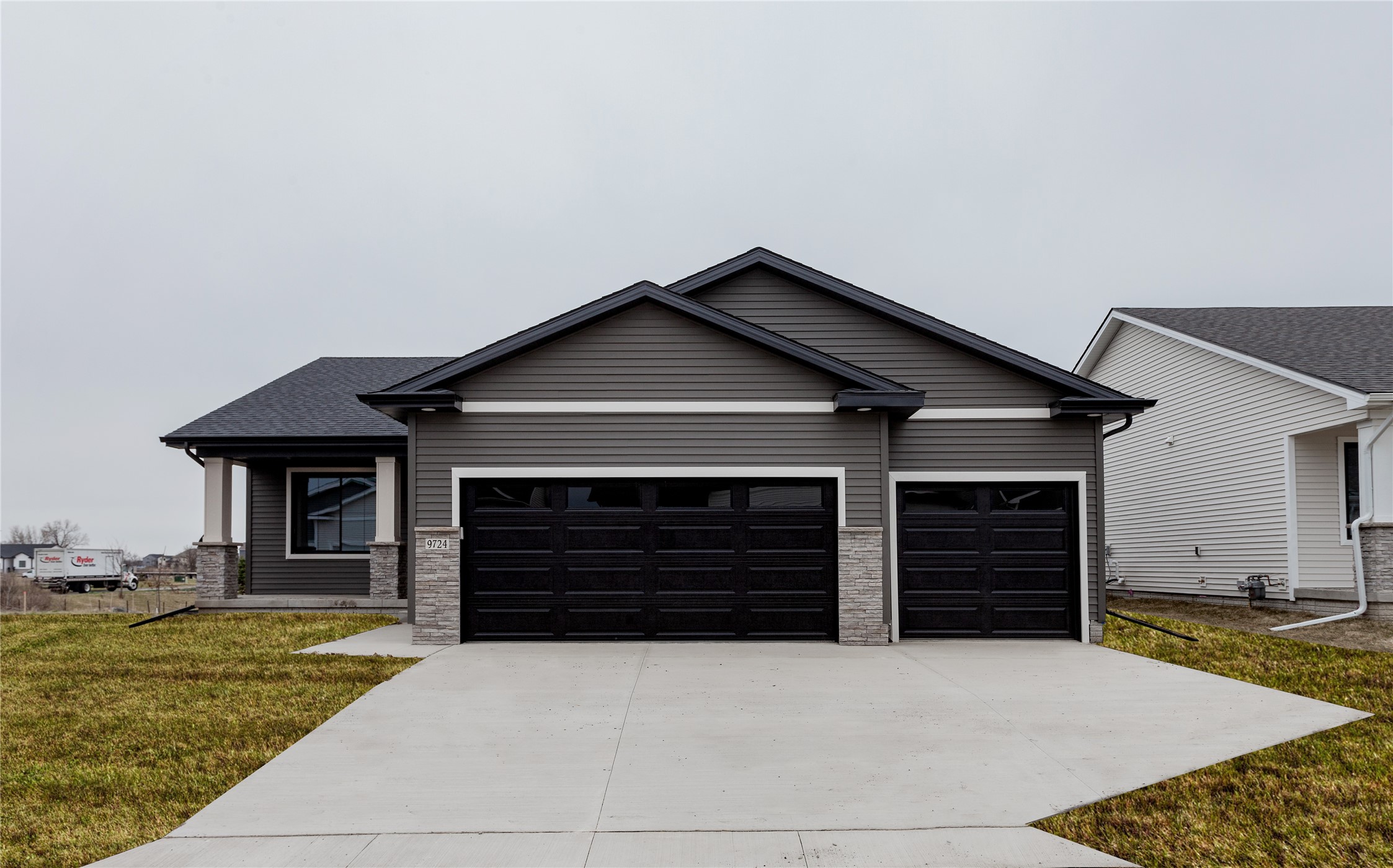 9724 Thorton Drive, Johnston, Iowa image 1