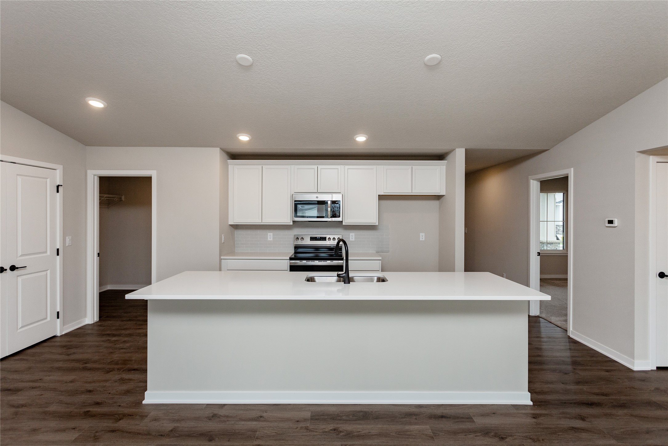 9724 Thorton Drive, Johnston, Iowa image 11