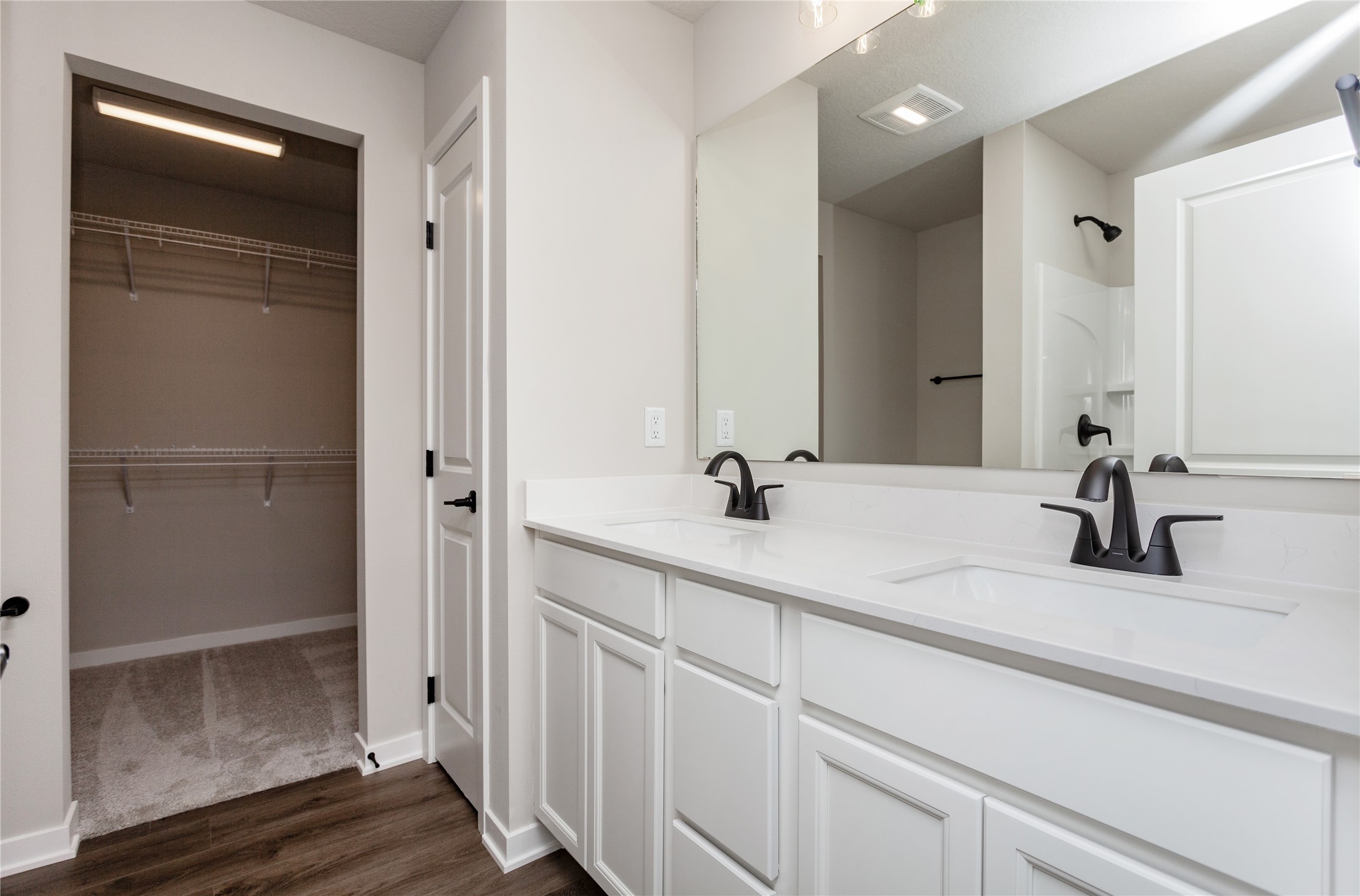 9724 Thorton Drive, Johnston, Iowa image 21