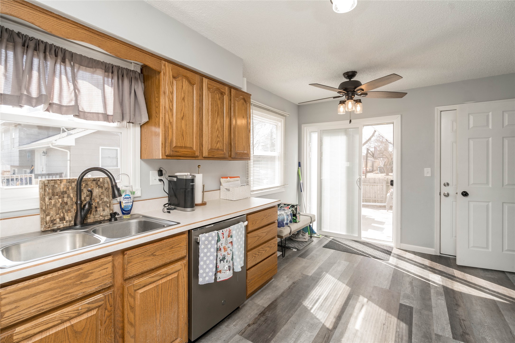2410 4th Street, Altoona, Iowa image 4