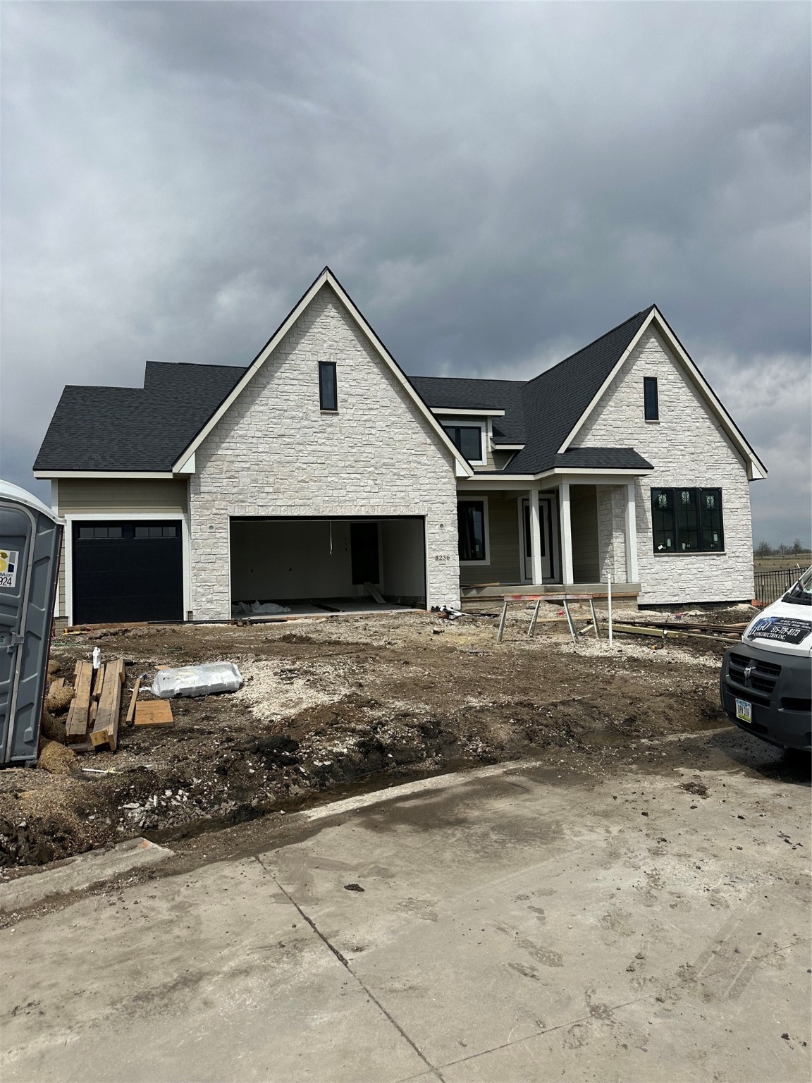 8236 Mahon Court, Johnston, Iowa image 2