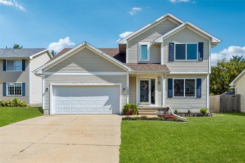 Homes For Sale - 1032 S 50th Place<br/> West Des Moines, IA 50265