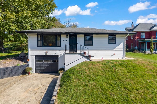 604 N 5TH ST, GUTHRIE CENTER, IA 50115 - Image e310bd85ce36e276e01b391b01b4e090/4166163188