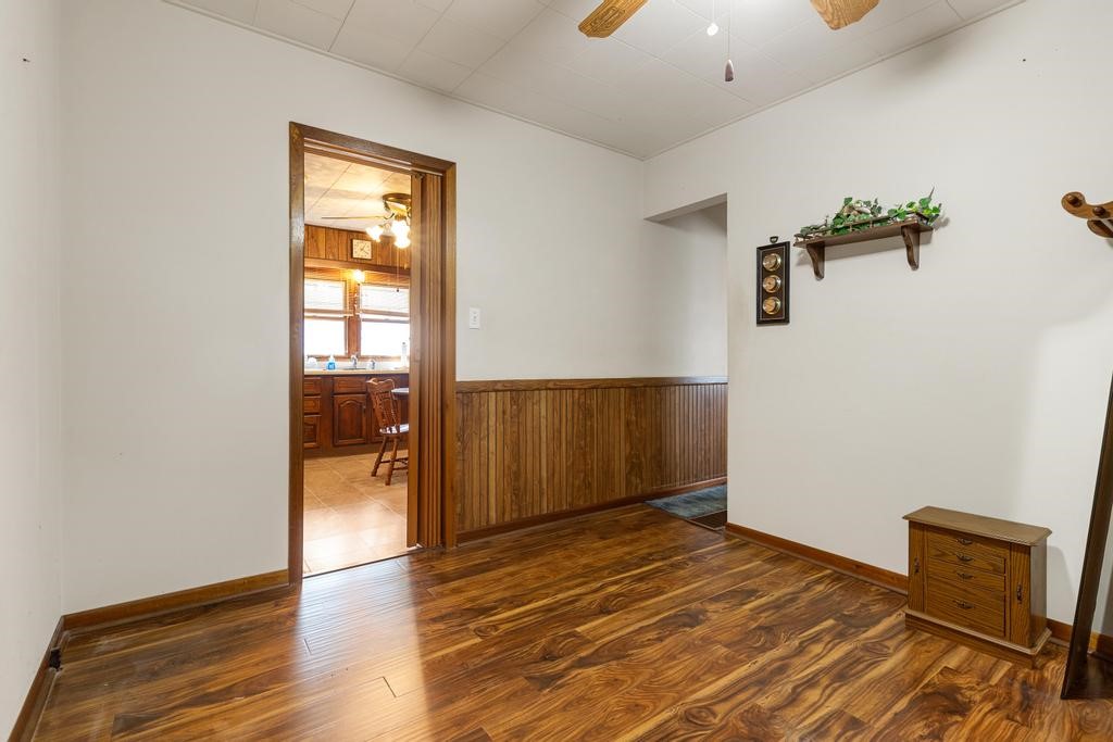 1210 W Robinson Street, Knoxville, Iowa image 10