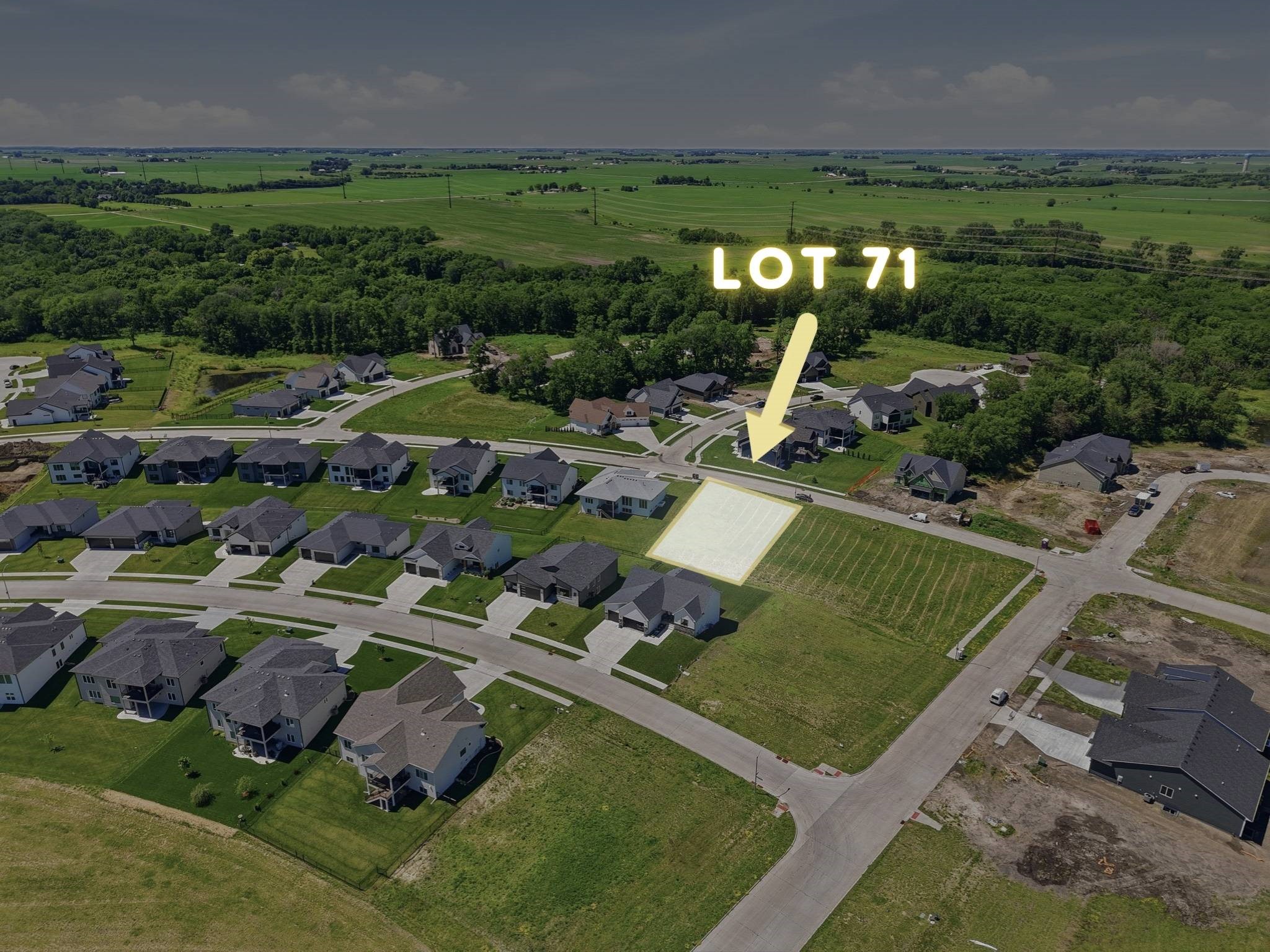 Photo 1 of 10 — 17208 Springbrook Trail, Urbandale, IA 50323