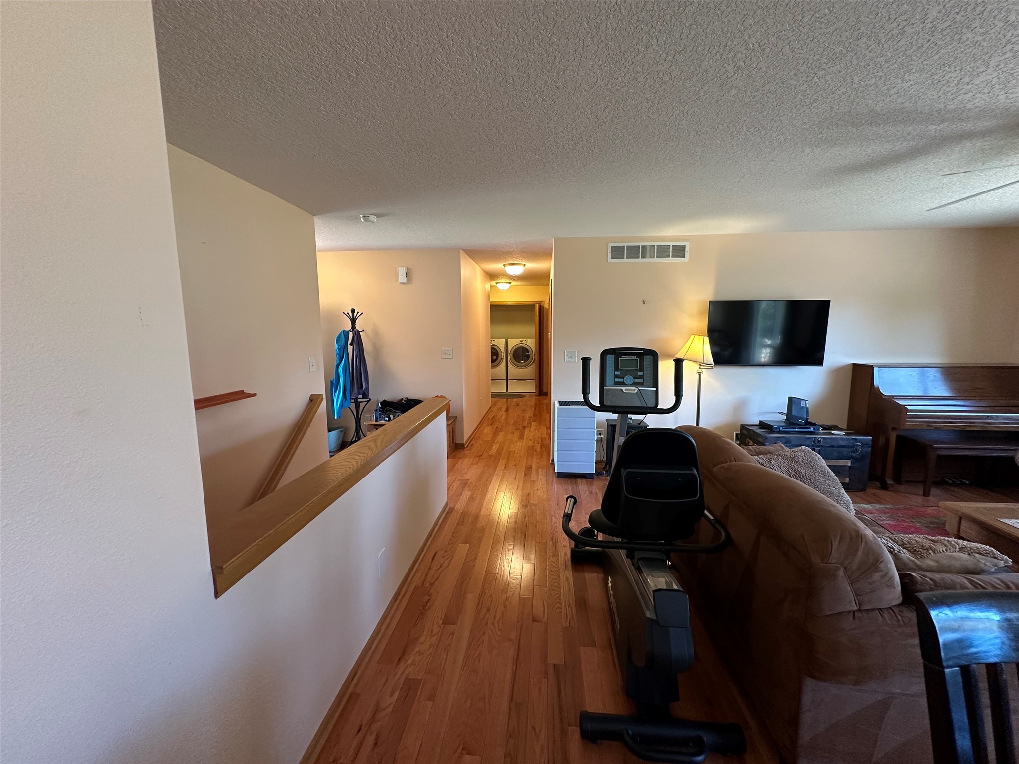 475 SE Cardinal Lane