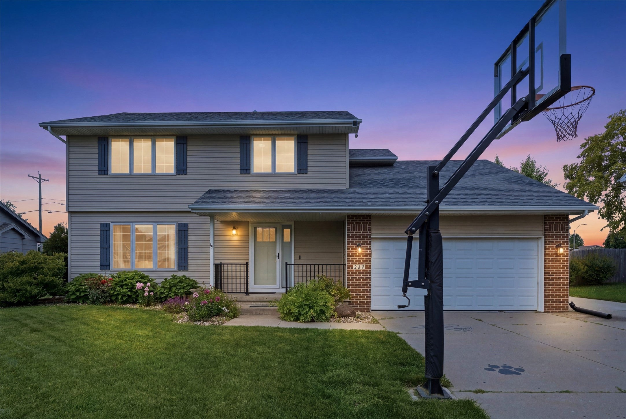 Photo 1 of 35 — 214 NW Ridgeline Drive, Ankeny, IA 50023