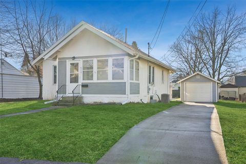 Apartment For Sale - 613 S 4th Avenue<br/> Jasper County, Newton, IA 50208