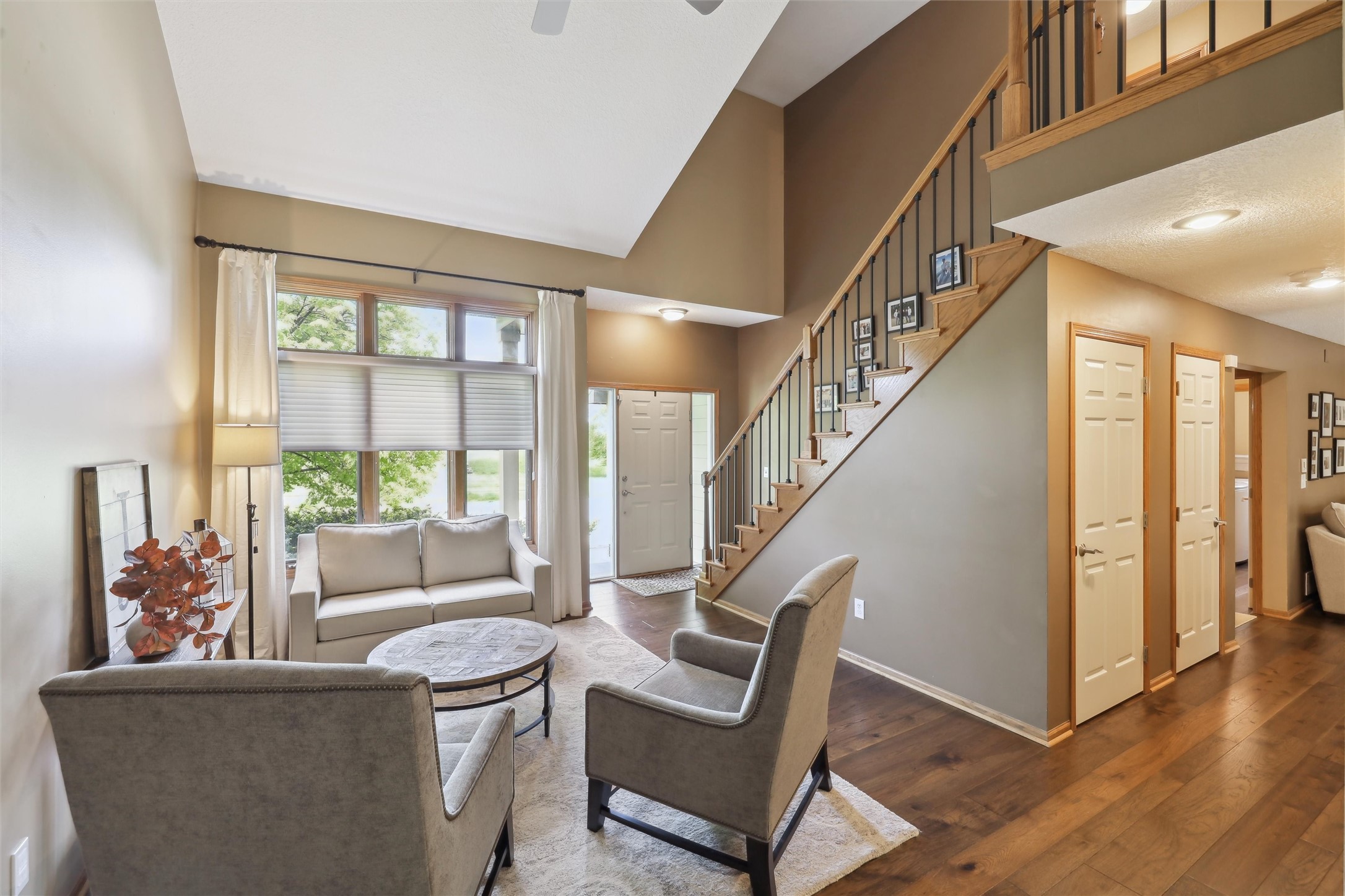 14434 Hawthorn Drive, Clive, Iowa image 3