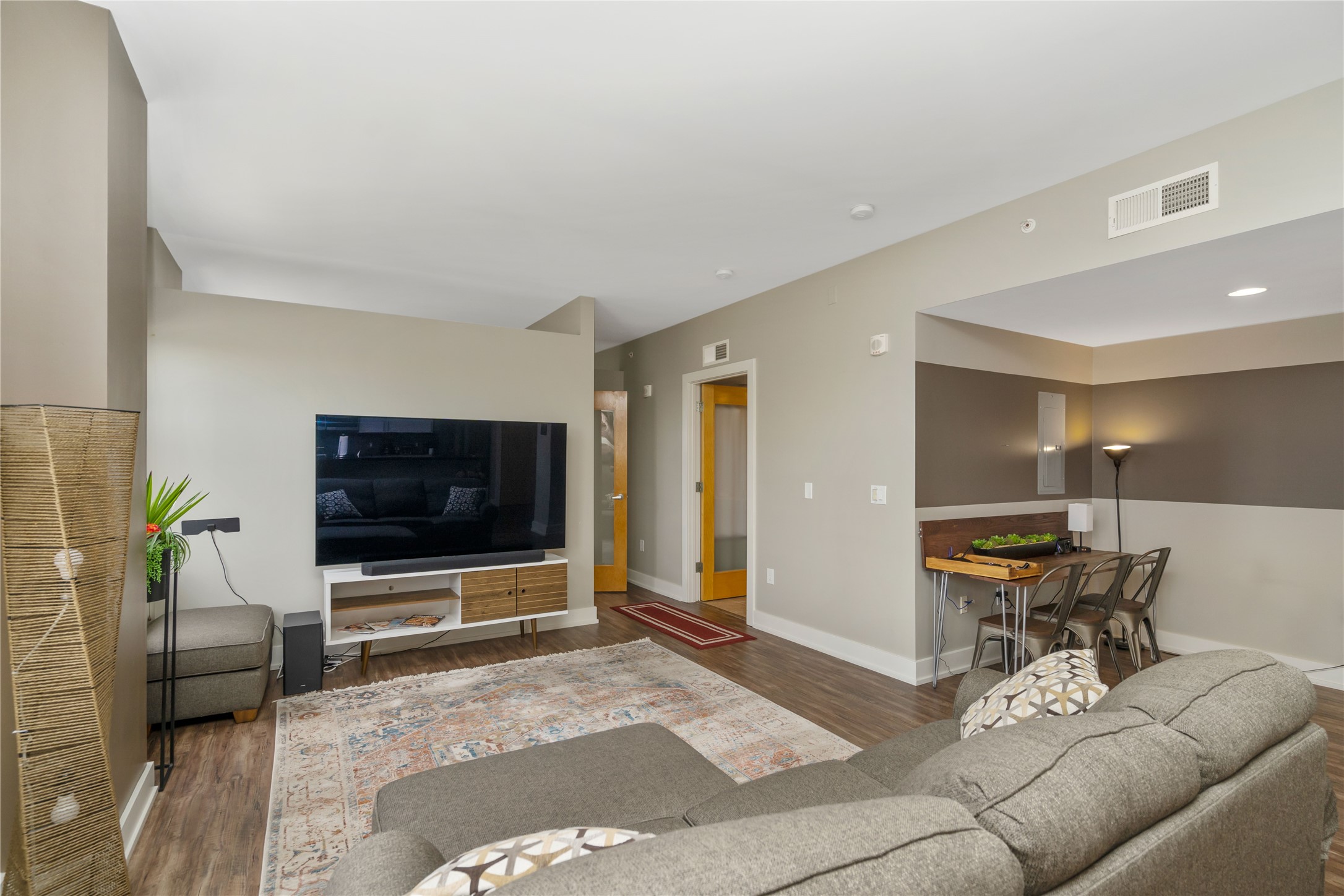 400 Walnut Street #403, Des Moines, Iowa image 3