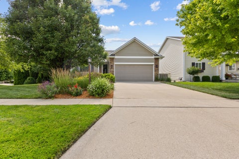 Homes For Sale - 904 NE Otter Ridge Circle<br/> Polk County, Ankeny, IA 50021