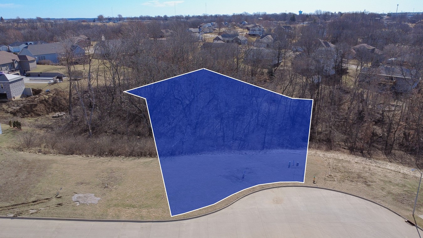 1409 Deer Run Drive, Knoxville, Iowa image 2