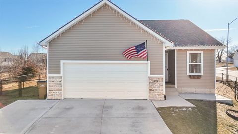 Homes For Sale - 390 Commons Drive<br/> Carlisle, IA 50047