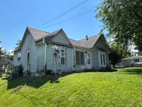 Homes For Sale - 607 S Elm Street<br/> Tama County, Toledo, IA 52342