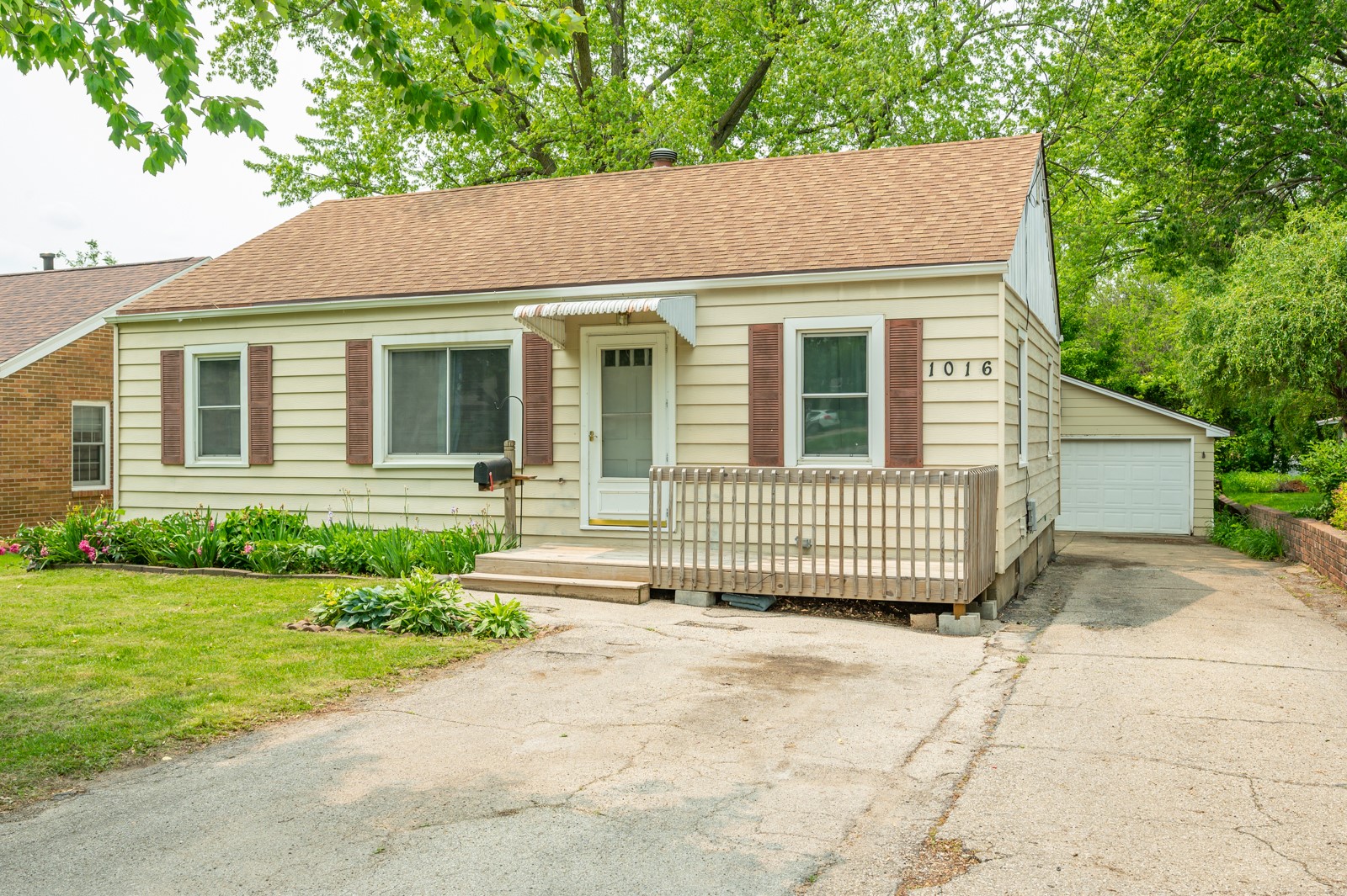 1016 65th Street, Windsor Heights, Iowa image 1