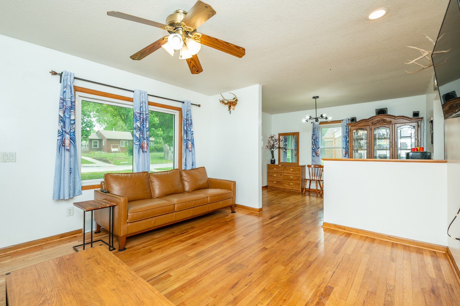 1016 65th Street, Windsor Heights, Iowa image 3