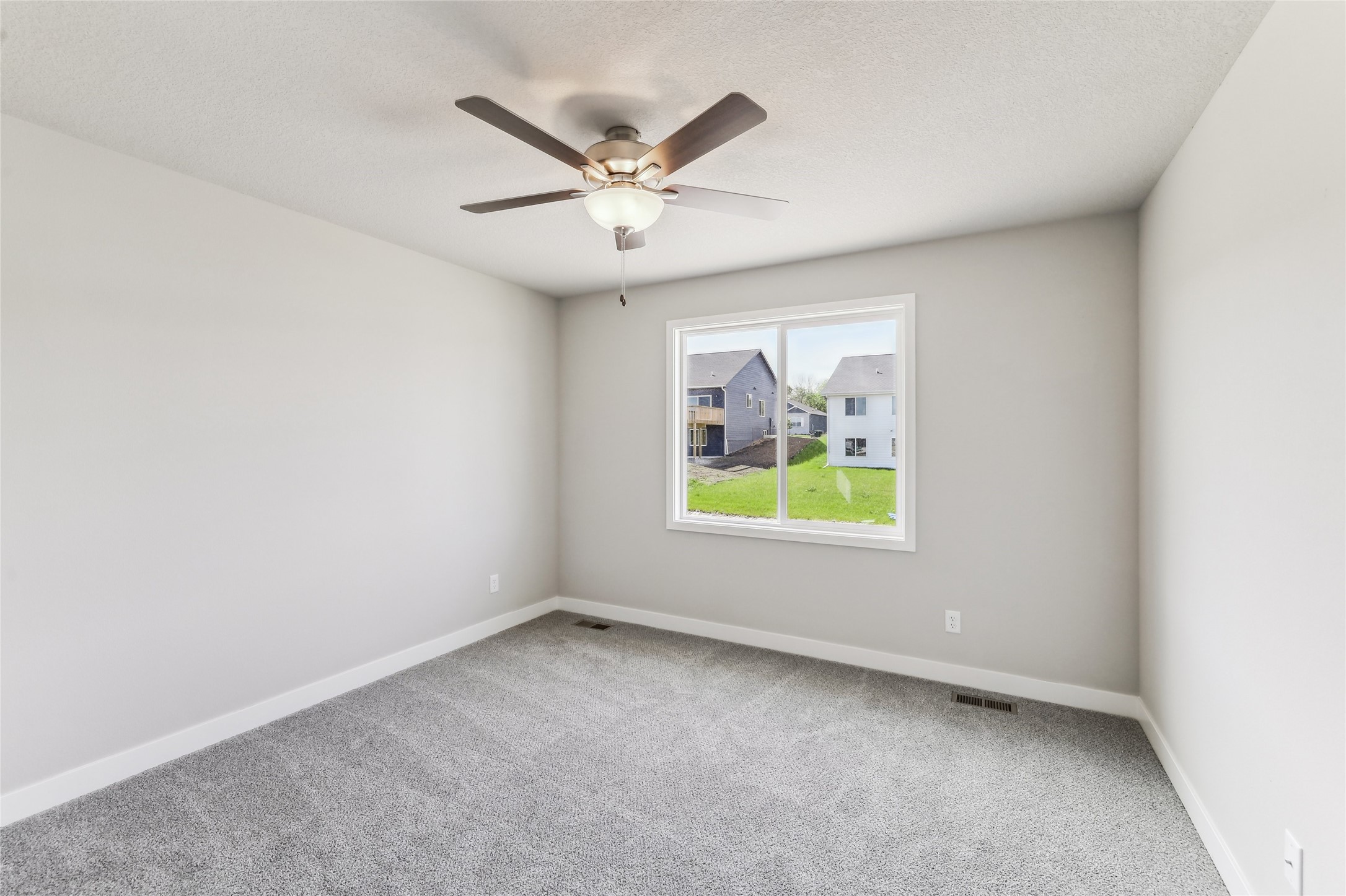25116 Bluebird Circle, Adel, Iowa image 10