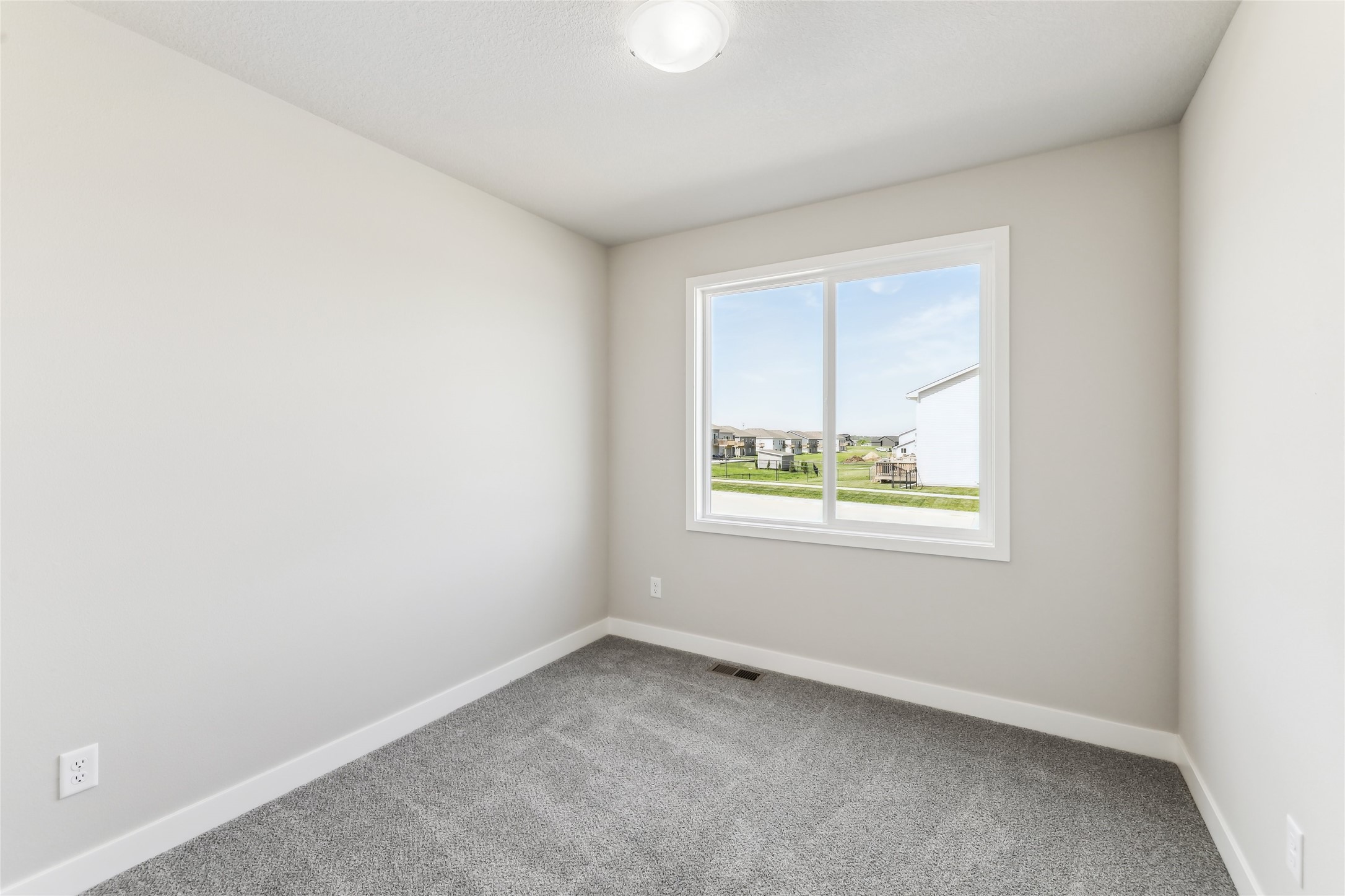 25116 Bluebird Circle, Adel, Iowa image 15