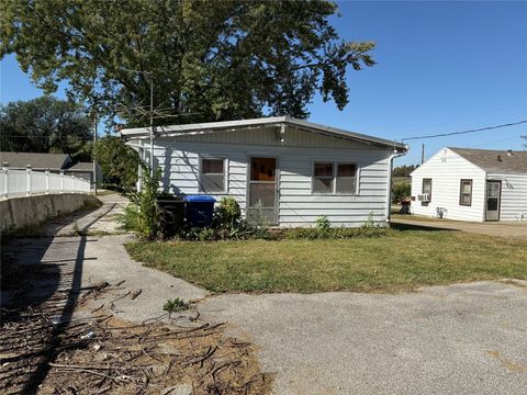 Homes For Sale - 4149 56th Street<br/> Des Moines, IA 50310