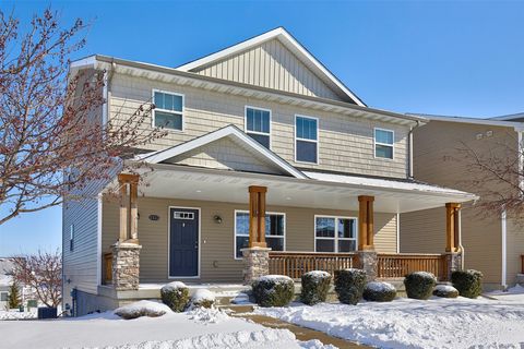 Homes For Sale - 1355 SE Waddell Way<br/> Waukee, IA 50263