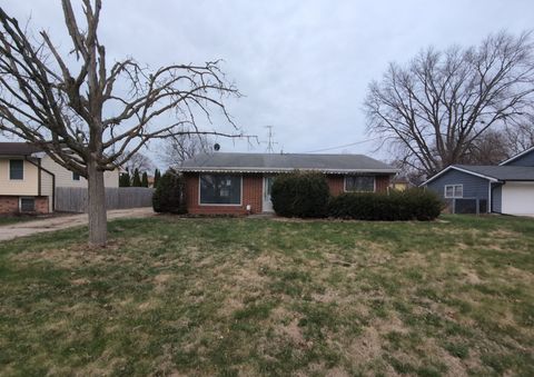 Homes For Sale - 3920 80th Street<br/> Urbandale, IA 50322