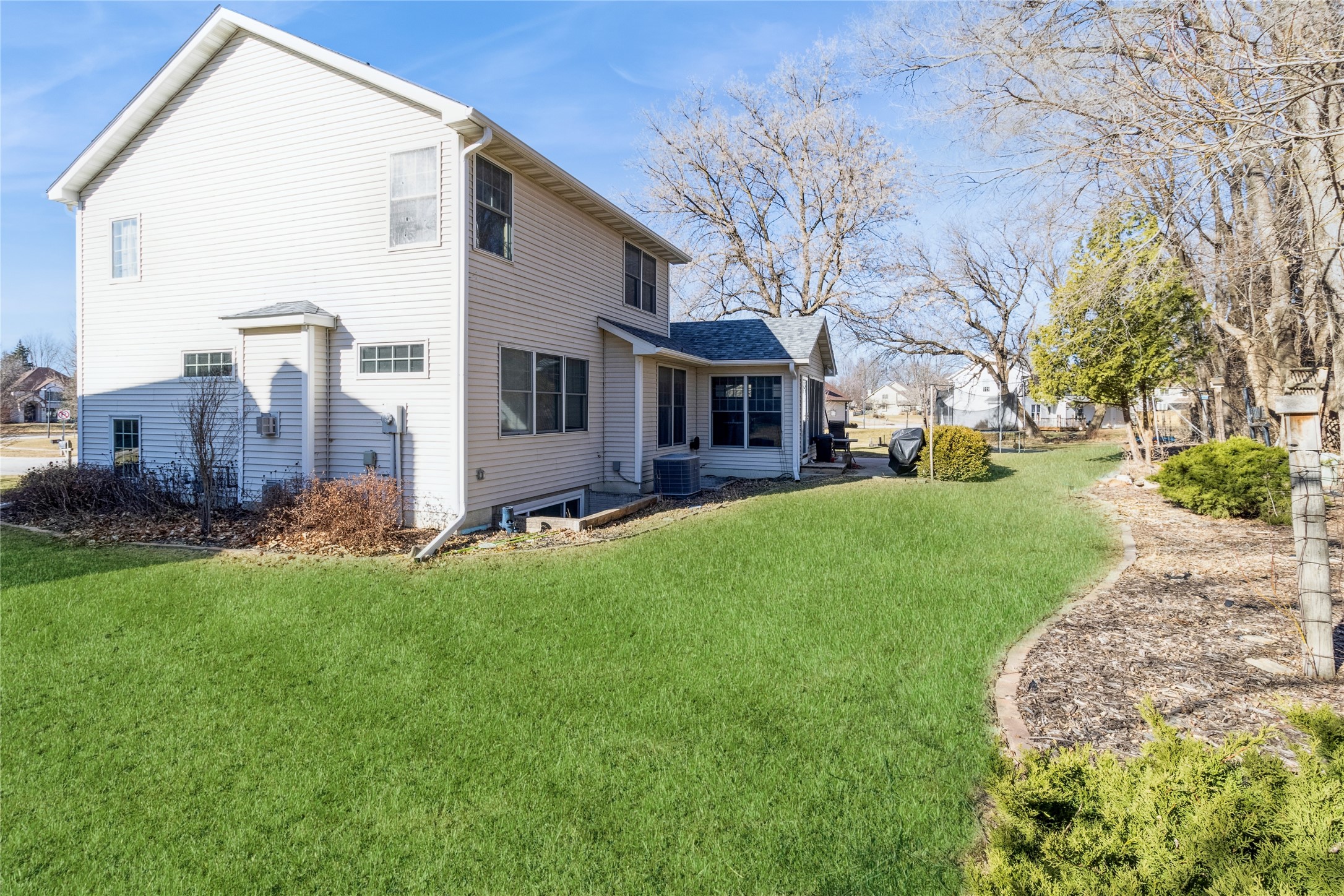 800 Vermont Circle, Ames, Iowa image 3