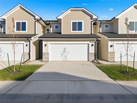 Condo For Sale - 6933 Poppy Court<br/> Johnston, IA 50131