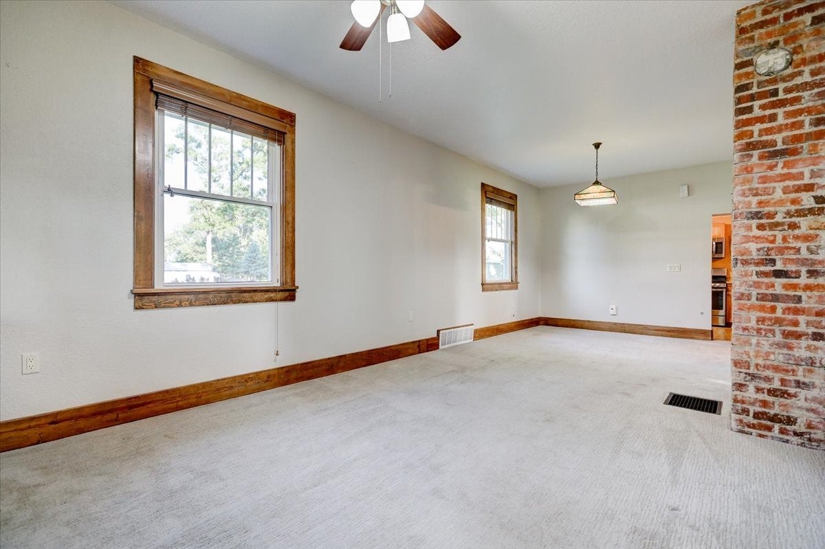 502 E 2nd Street