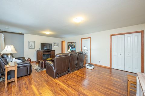 Condominium in Urbandale IA 3424 84th Street 23.jpg