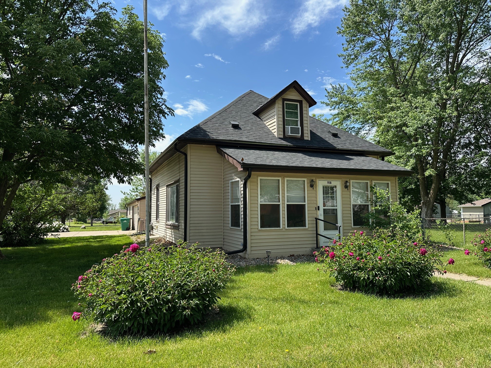 918 Elm Avenue, Norwalk, Iowa image 1