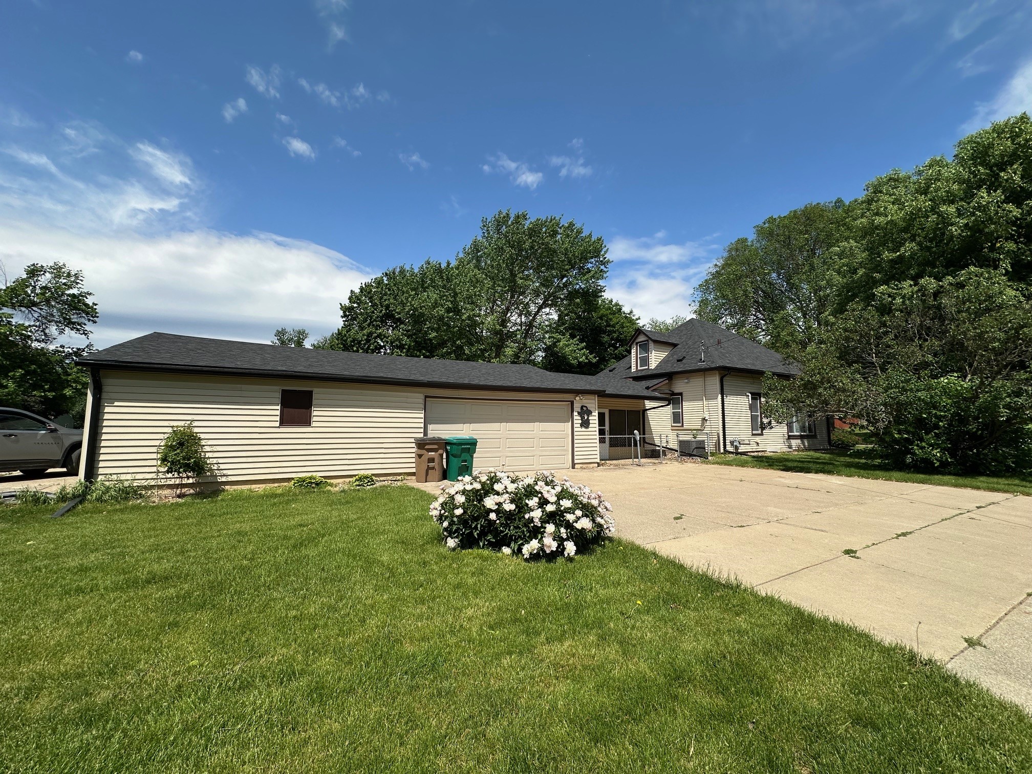 918 Elm Avenue, Norwalk, Iowa image 2