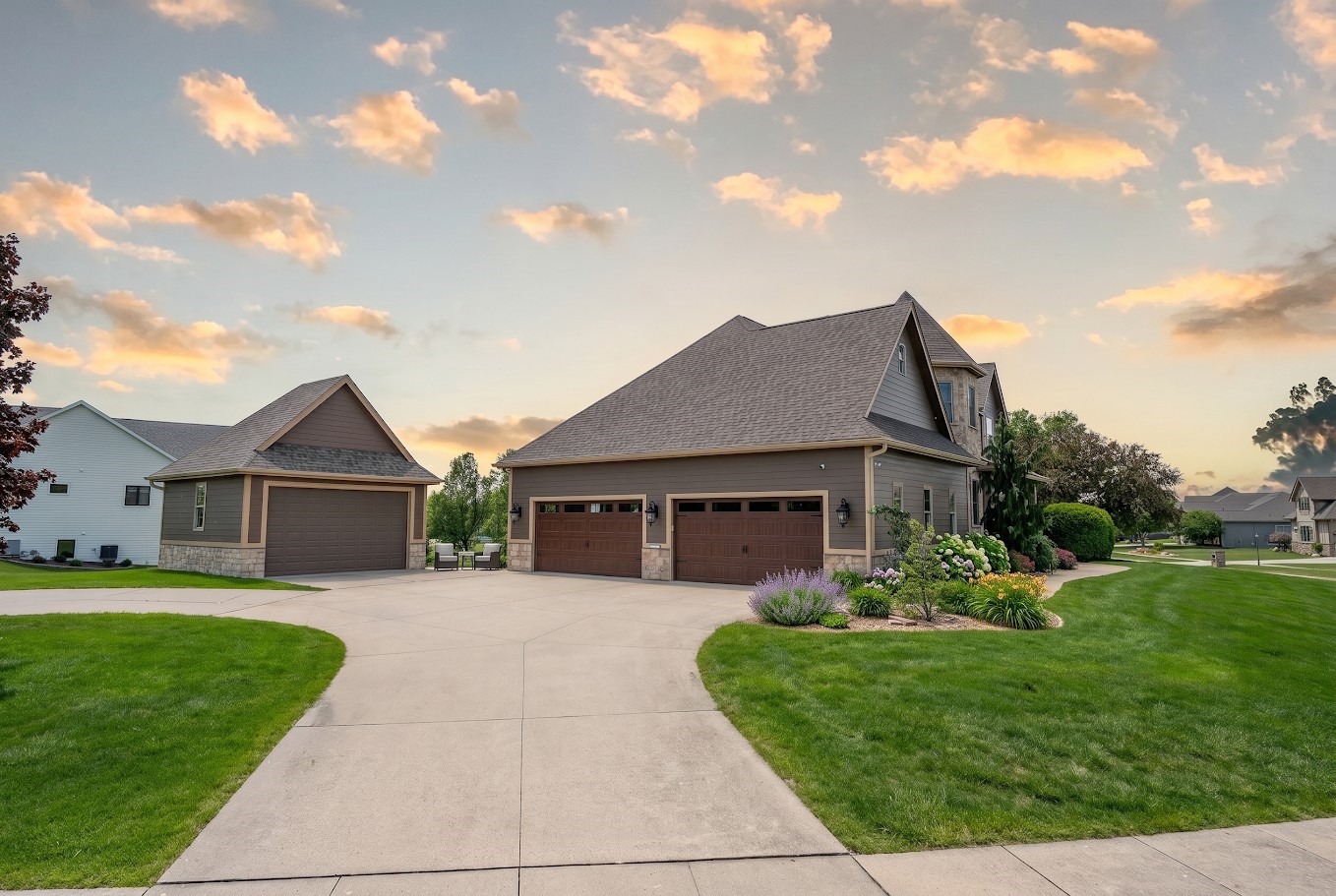 Ankeny, Iowa, 50021, United States, 5 Bedrooms Bedrooms, ,5 BathroomsBathrooms,Residential,Active,2023441