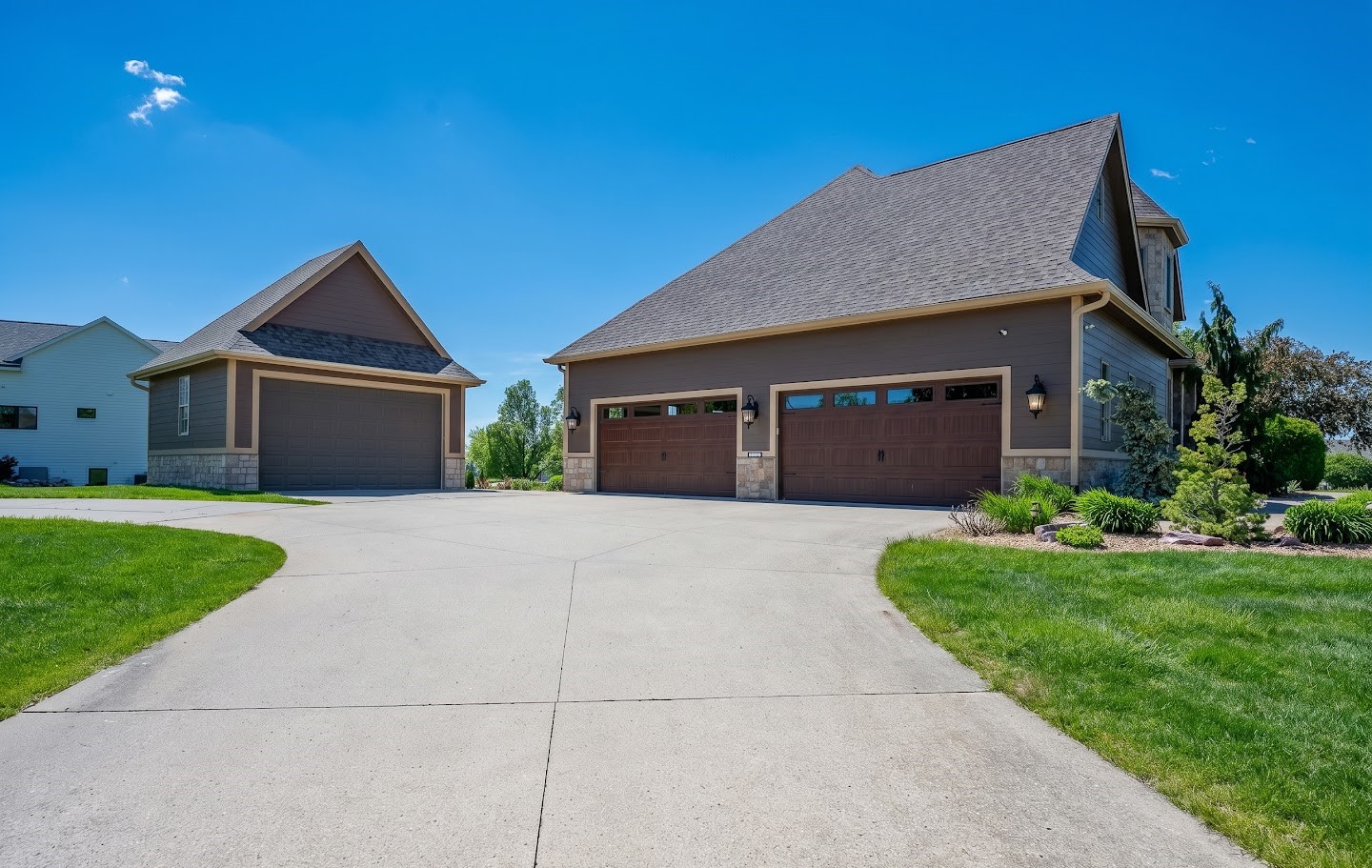 Ankeny, Iowa, 50021, United States, 5 Bedrooms Bedrooms, ,5 BathroomsBathrooms,Residential,Active,2023441