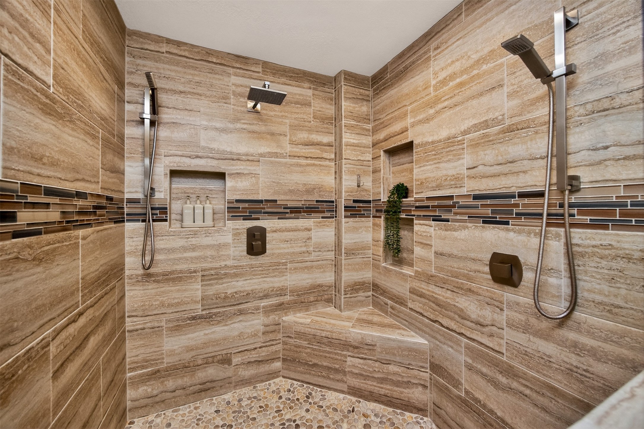 Ankeny, Iowa, 50021, United States, 5 Bedrooms Bedrooms, ,5 BathroomsBathrooms,Residential,Active,2023441