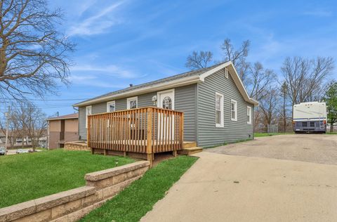 Homes For Sale - 21 E Mckinley Avenue<br/> Des Moines, IA 50315