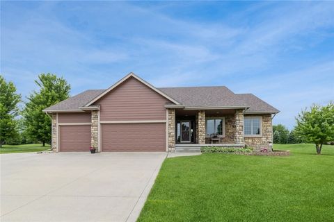 Single Family Residence in Polk City IA 4068 102nd Place.jpg