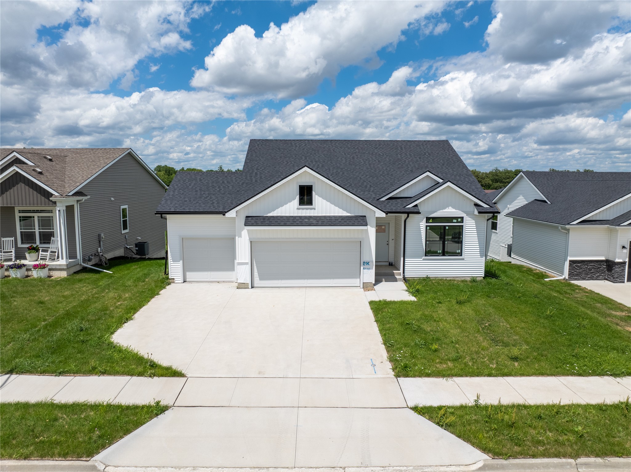 Photo 1 of 14 — 154 Crossroads Drive, Des Moines, IA 50320